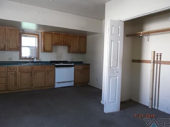 3rd image of 3021 H Ave