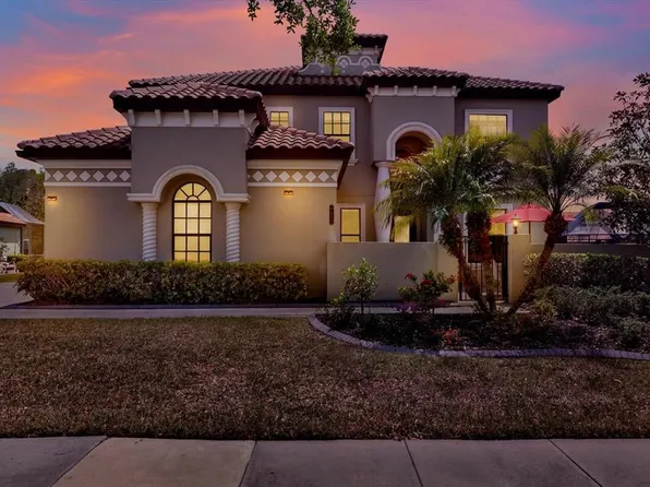 8420 Dunham Station Dr, Tampa, FL 33647