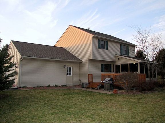 4th image of 59579 Sterling Dr
