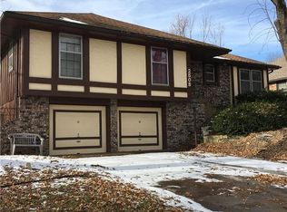 2508 Cedar Crest Ave, Independence, MO 64057