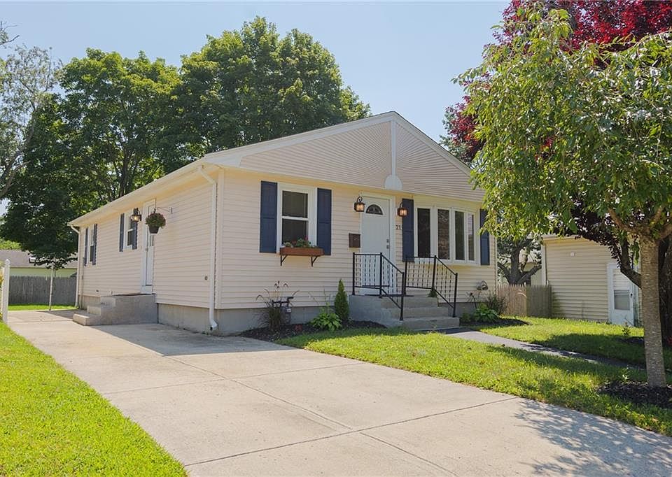 1st image of 21 Bicknell Ave