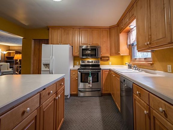 2nd image of 216 Bryan Ave