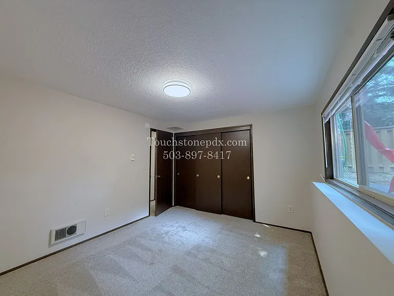120 SE 176th Pl — Photo 9