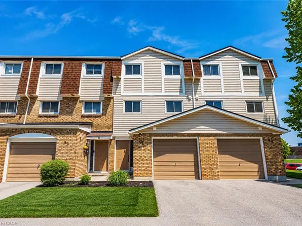11 Harrisford St #91, Hamilton, ON L8K 6L7