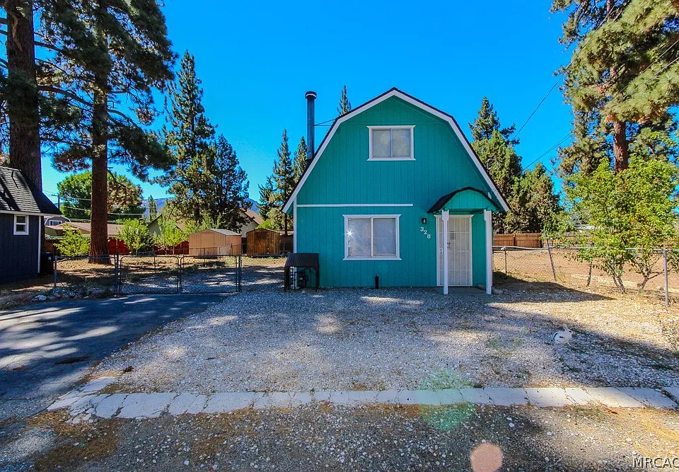 328 E Tiger Lily Dr