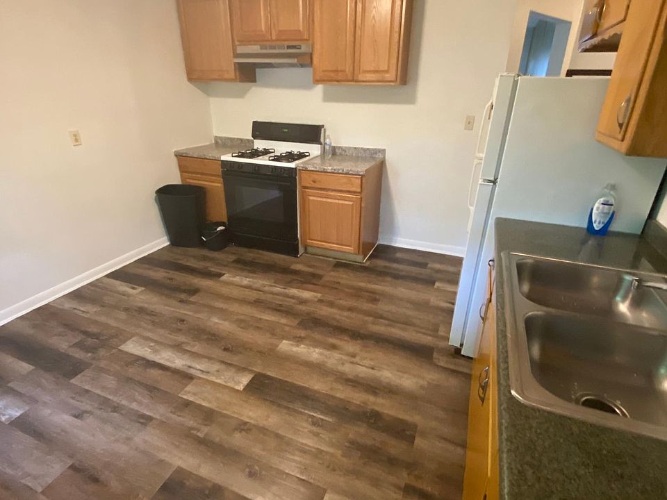 1st image of 6700 W Saint Paul Ave #4