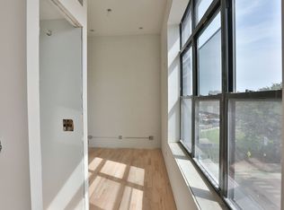 Brand New Jr 1 Bed in Wicker Park. 12' Ceilings. Huge Windows, Elevator Building. Roof Deck. Free..., Chicago, IL 60642