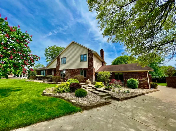 1411 Stadium Dr, Seymour, IN 47274