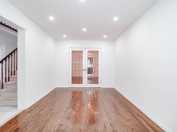 3rd image of 120 Littles Rd