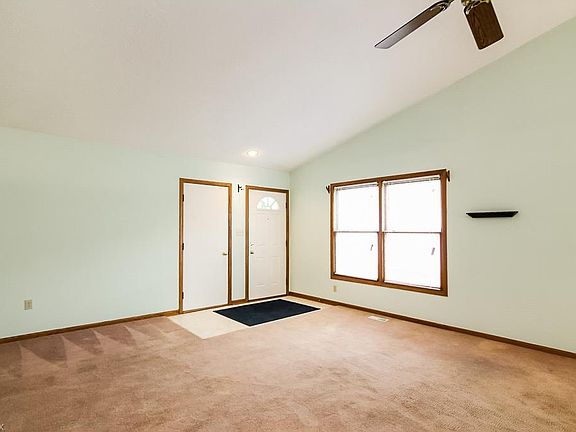 2nd image of 4047 Martin Ct