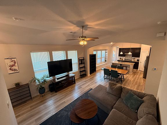 5th image of 5023 Chestnut Orchard Dr