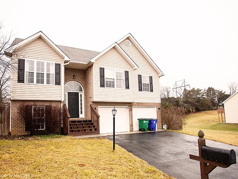 870 New Village Dr NW — Photo 2