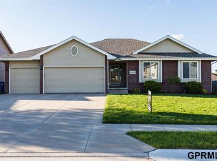 2104 Plymouth Rock Rd S, Bellevue, NE 68123