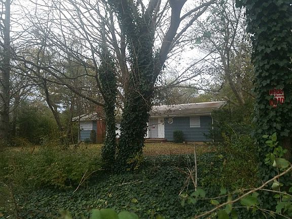 4th image of 97 Pinewood Ave