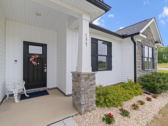 3rd image of 177 Ruskin Dr
