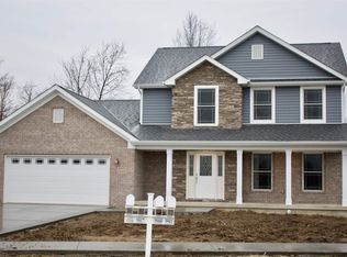 9900 Oak Hammock Dr, Yorktown, IN 47396