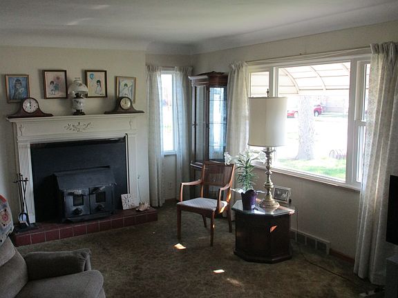 2nd image of 119 Helen Dr