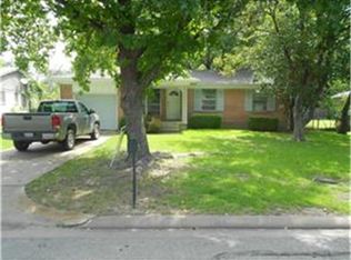 2008 N Main St, Bonham, TX 75418