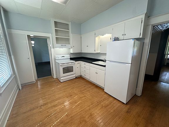 5th image of 1814 E 1st St #2