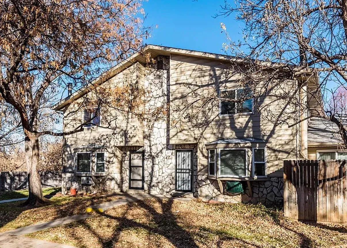 2 bed, 1.5 bath, 944 sqft, $1,850 — Photo 1