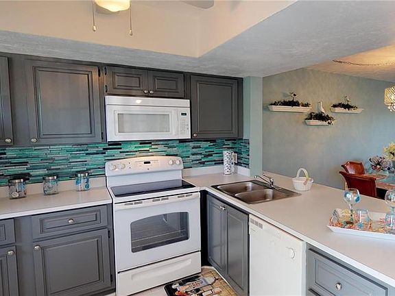 3rd image of 3310 Loveland Blvd Unit 702