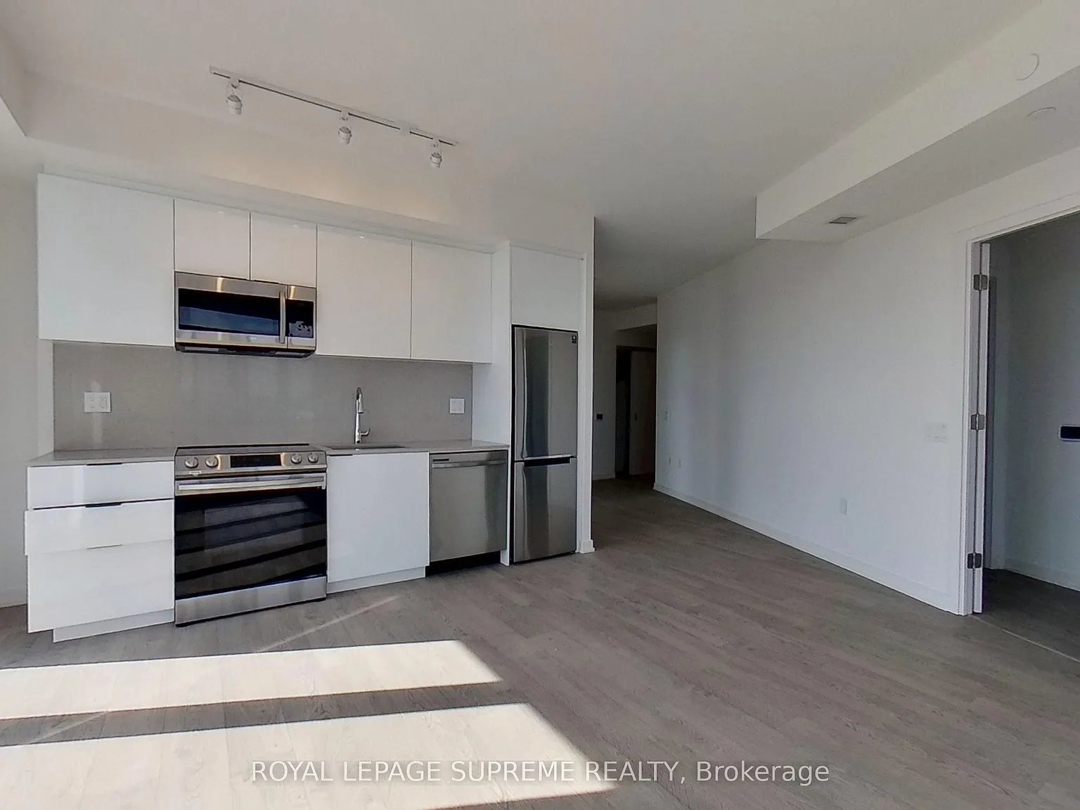 3 bed, $3,100 — Photo 2