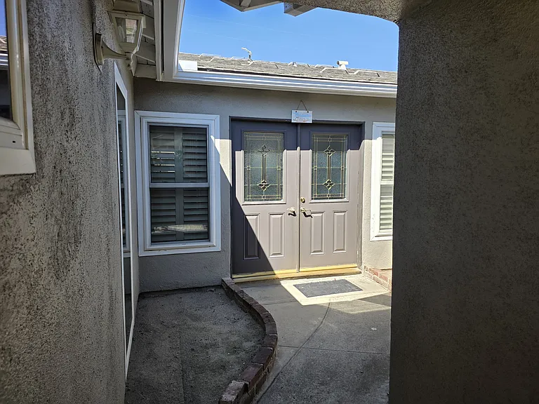 2833 E Alden Pl — Photo 3