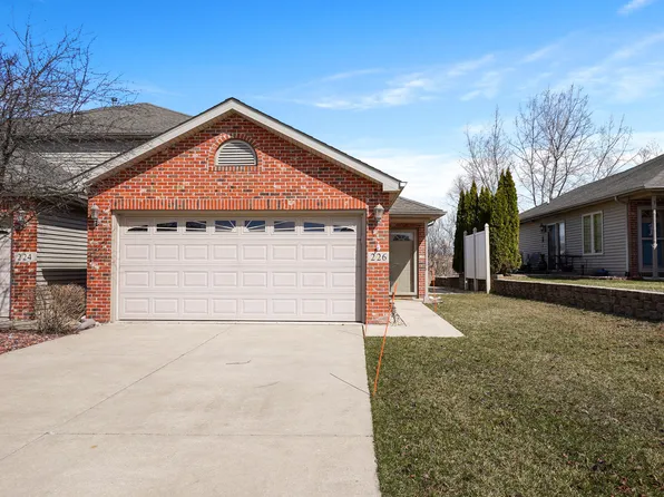 226 Deer Trail Ln, Schererville, IN 46375