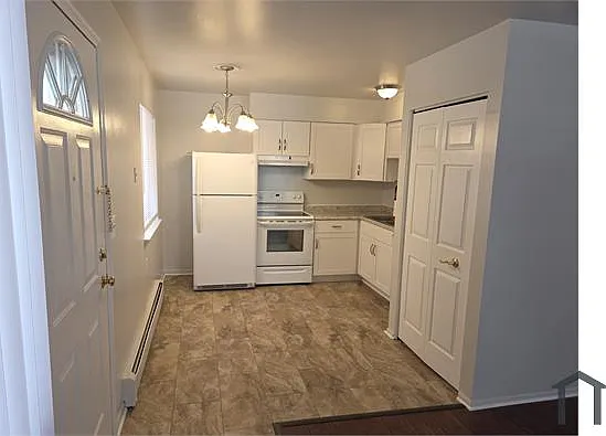 208 N Prospect Rd #1 — Photo 8