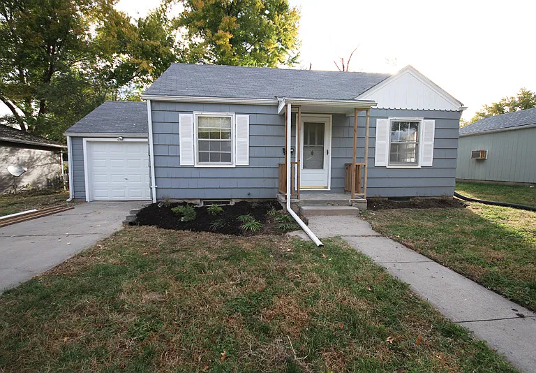 109 Sunset Dr — Photo 1