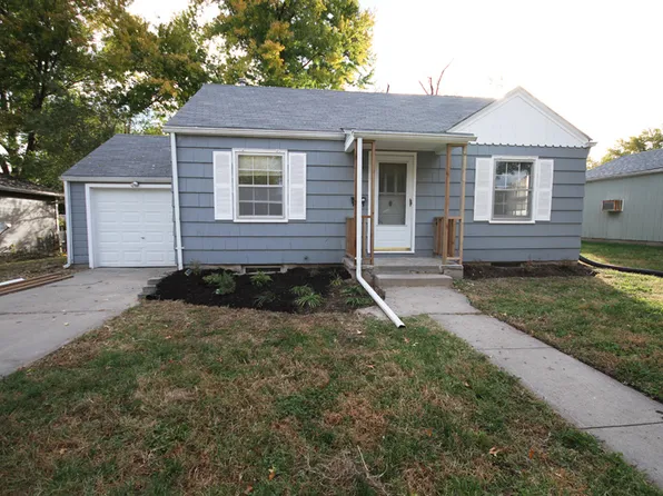 109 Sunset Dr, Junction City, KS 66441