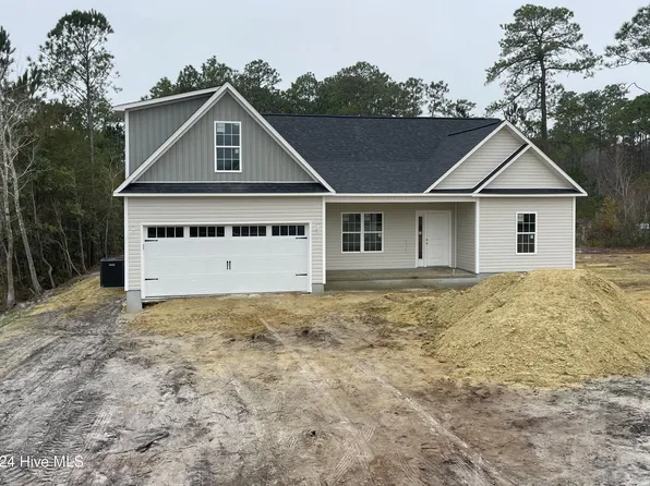 201 Gold Coast Drive, Hampstead, NC 28443