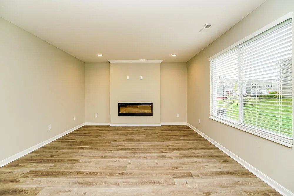 3 bed, 2.5 bath, 1716 sqft, $2,255 — Photo 4