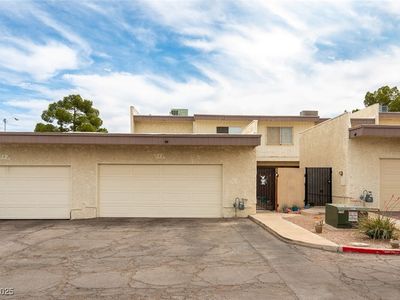 555 Rene Ln, Henderson, NV, 89015