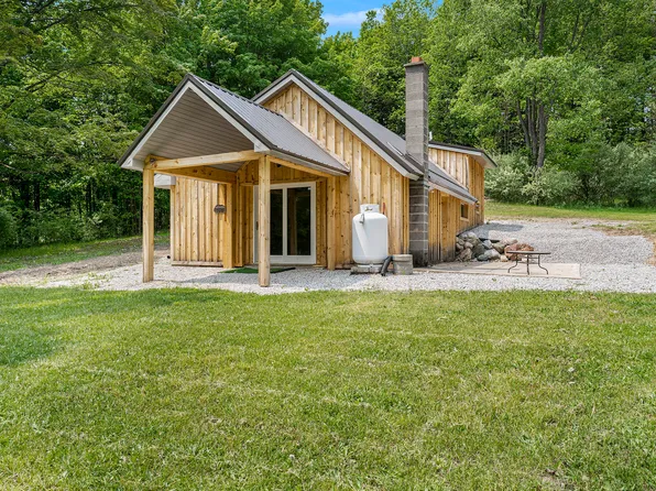 1704 E Jackson Rd, Hart, MI 49420