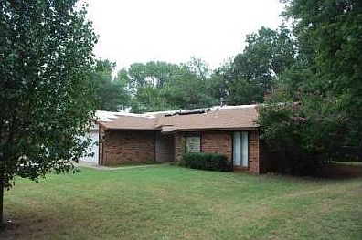 2nd image of 1015 N London Ln