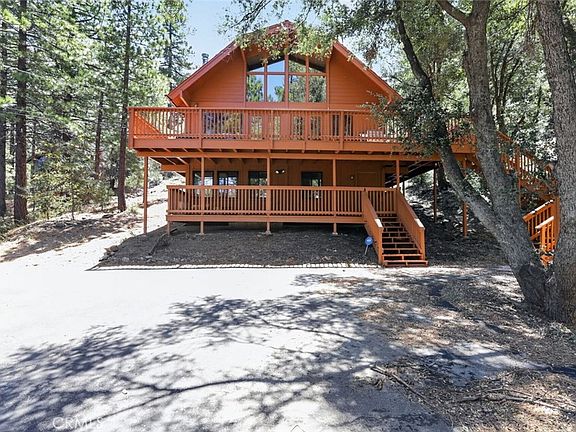 4th image of 1523 Lassen Way