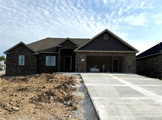 842 Sugar Loaf St, Prairie Grove, AR 72753