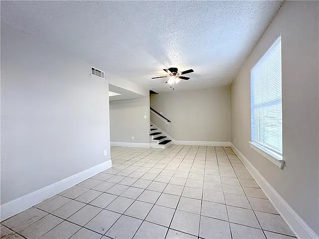 4 bed, 3.0 bath, 1300 sqft, $1,750 — Photo 3