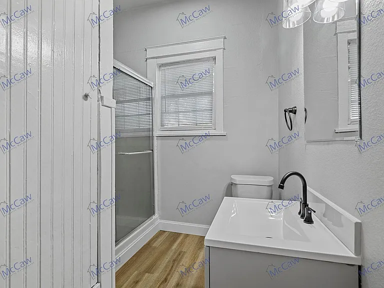 419 N Grand Ave #A — Photo 18