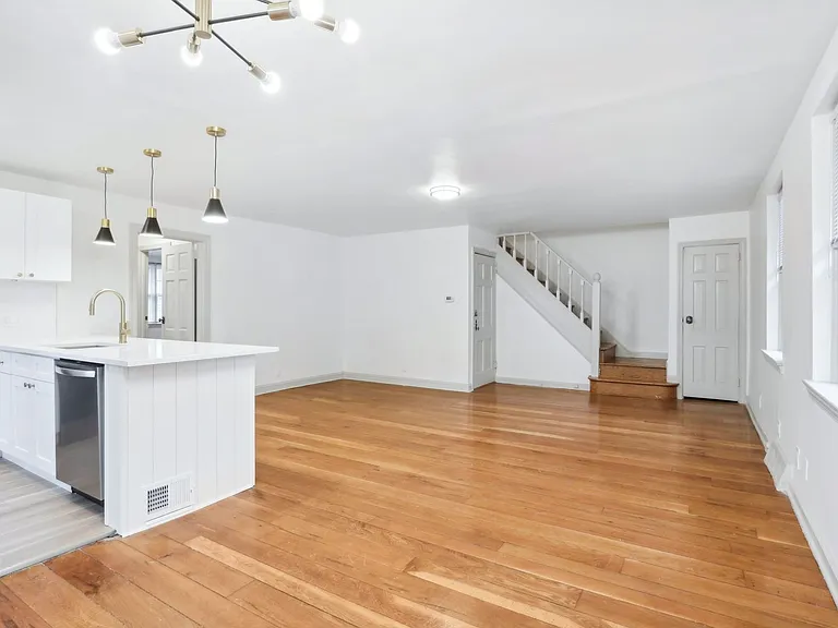 Carlton Park Apartments — Photo 57