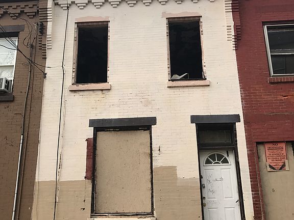 2nd image of 2170 N Darien St