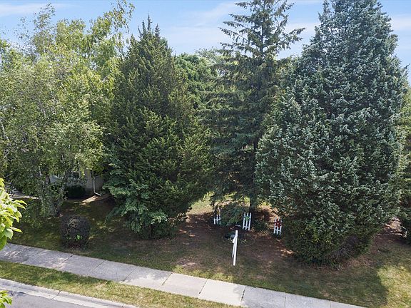 5th image of 1519 Menomonee Ave