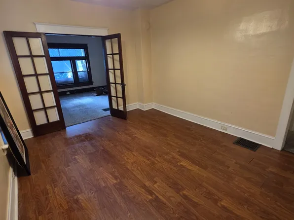 1424 W 8th St #1, Erie, PA 16502