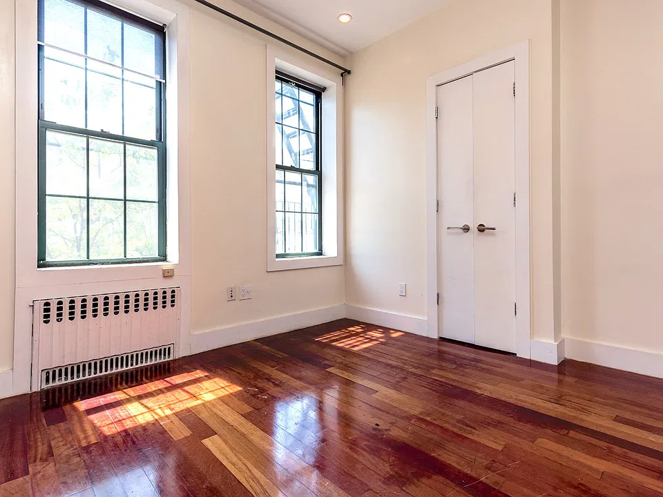 179 Knickerbocker Ave #2R