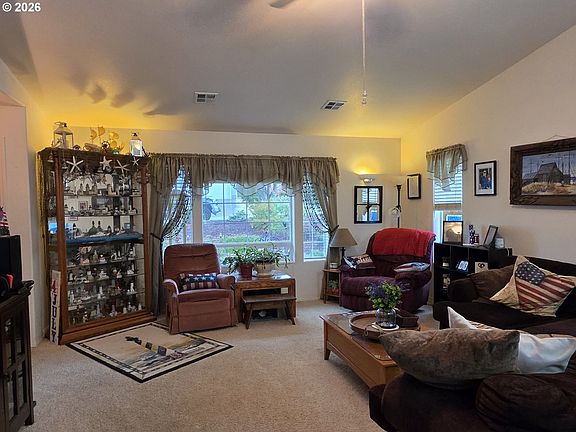 4th image of 411 Sunnyside Dr