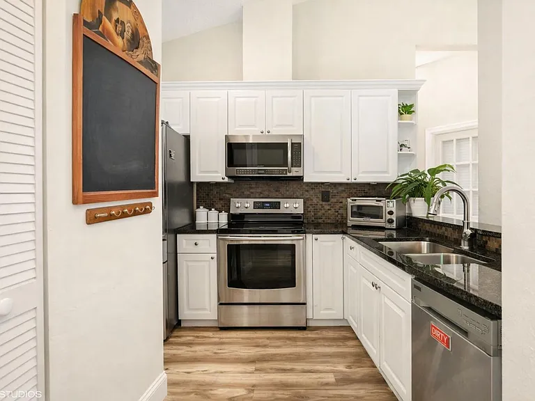 805 Harbour Pointe Way #805 — Photo 1