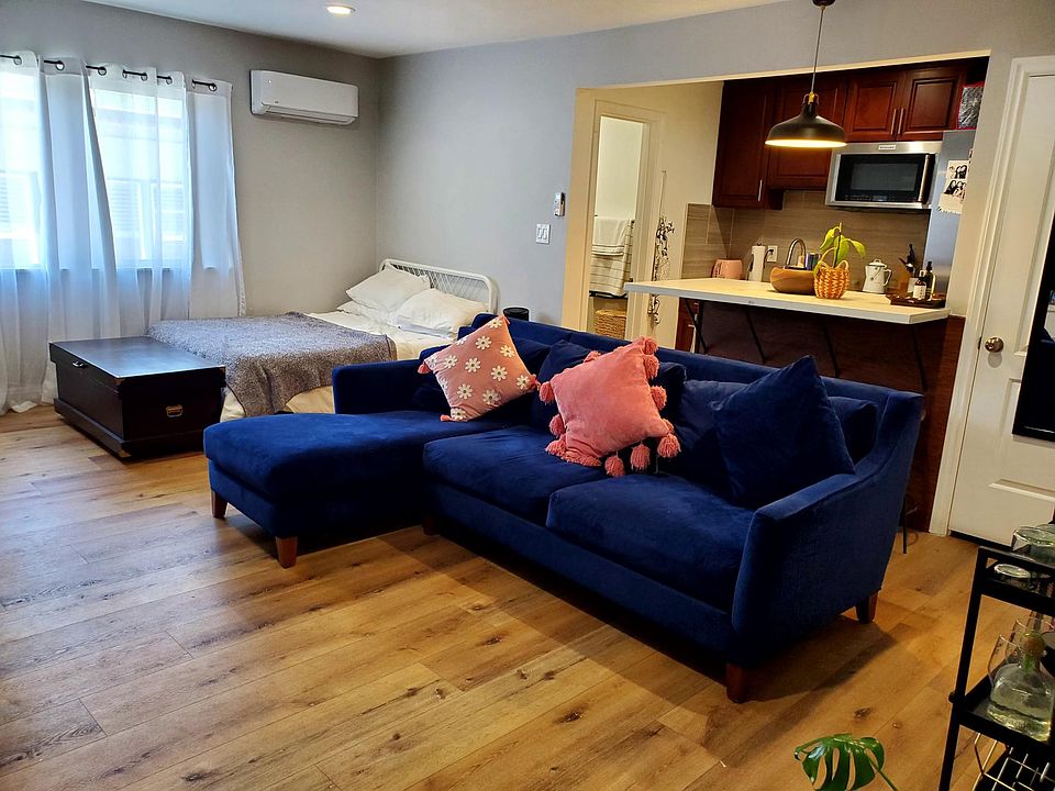 2nd image of 720 S Mariposa Ave APT 7