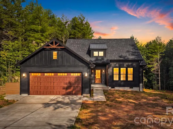 1035 Hawksbill Dr, Morganton, NC 28655