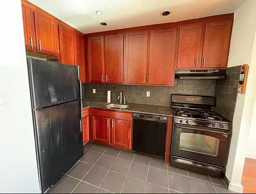 Rented by Voro, LLC | media 2